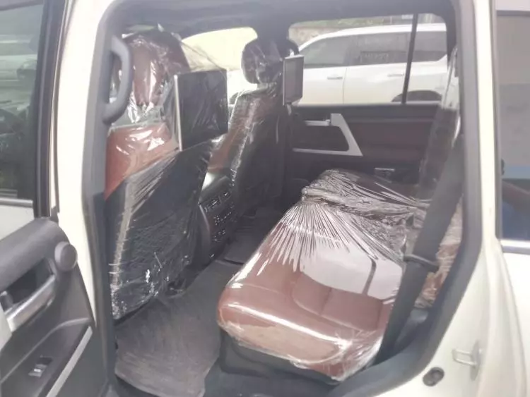 Toyota Land Cruiser V8