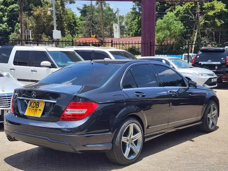 Mercedes-Benz C200