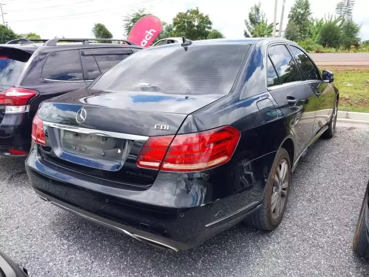 Mercedes-Benz E 220