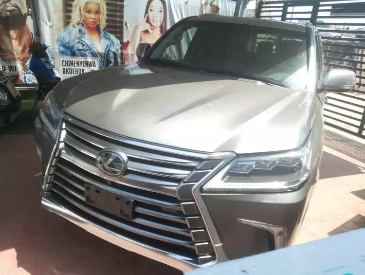 Lexus LX 570