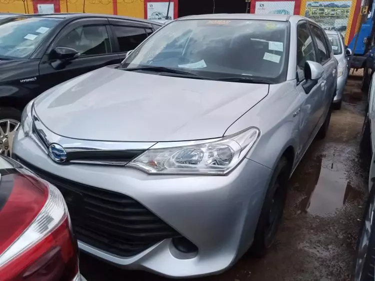 Toyota Fielder hybrid