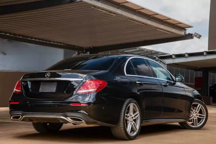 Mercedes-Benz E 200