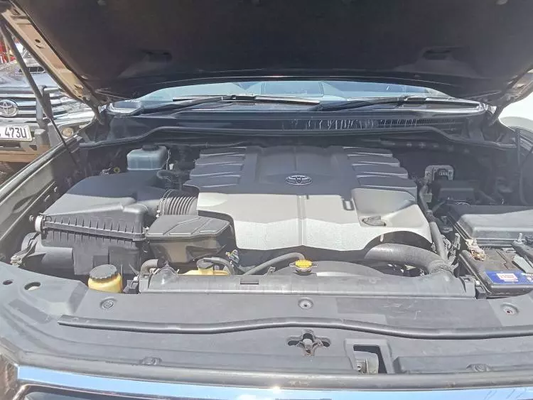 Toyota Land Cruiser V8