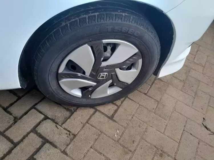 Honda Fit shuttle hybrid
