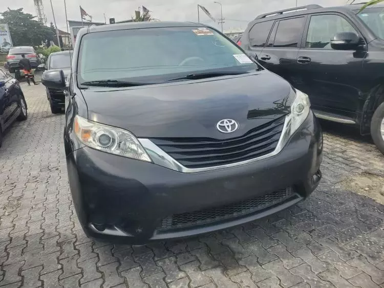 Toyota Sienna