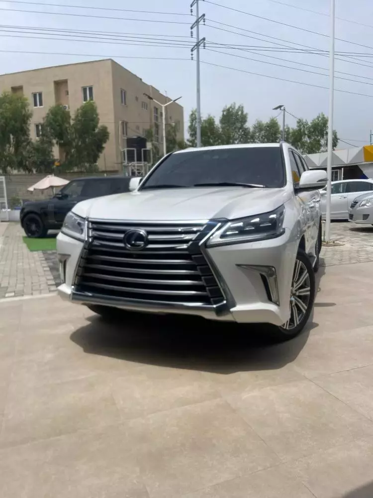 Lexus LX 570