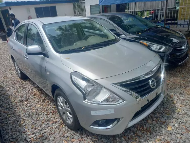 Nissan Almera