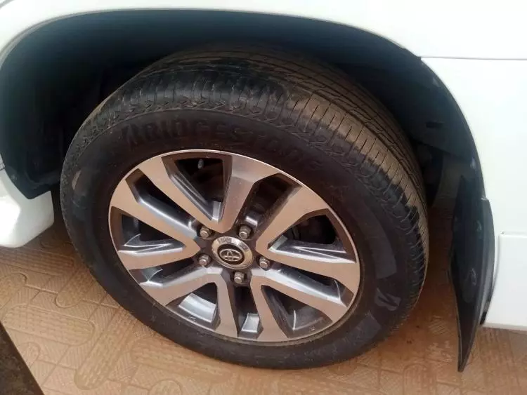 Toyota Landcruiser  V8