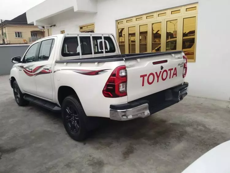 Toyota Hilux