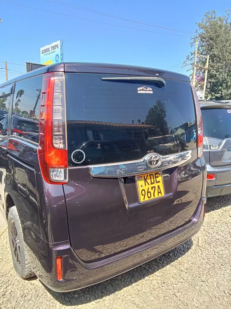 Toyota Noah