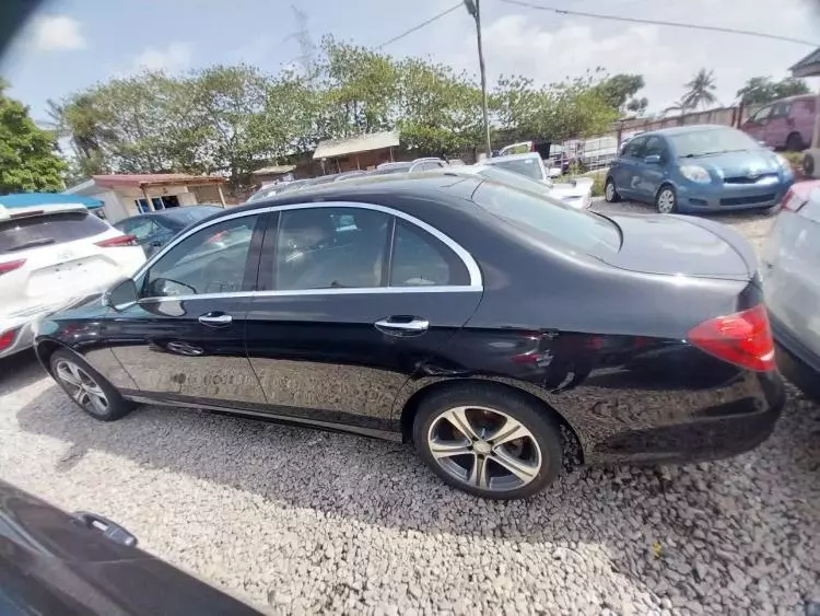 Mercedes-Benz E 300
