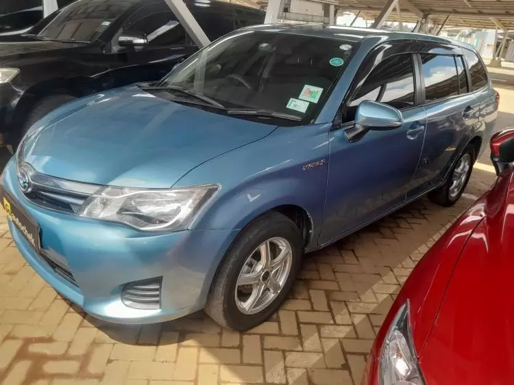 Toyota Fielder hybrid