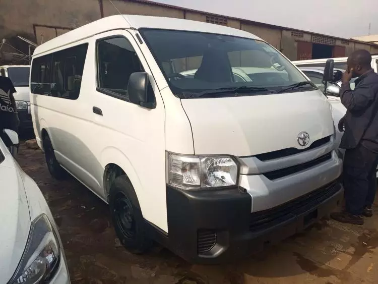 Toyota Hiace (High Roof)