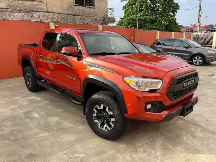 Toyota Tacoma