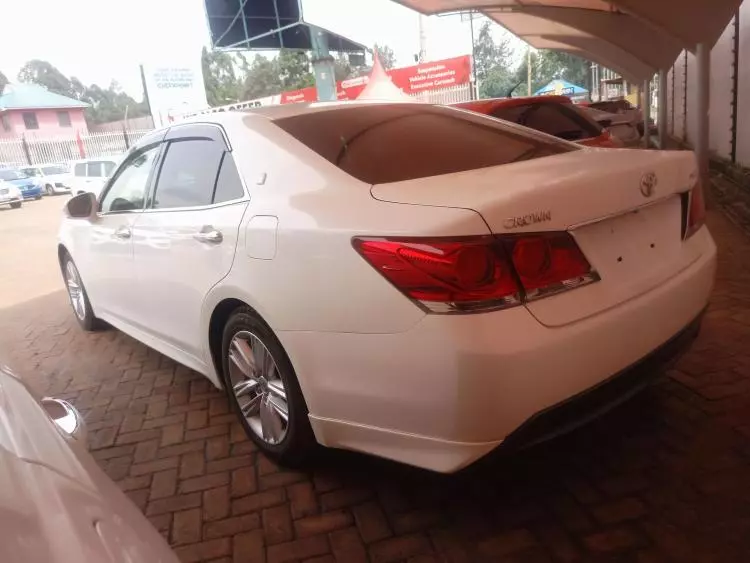 Toyota Crown Athlete
