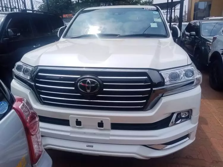 Toyota Landcruiser  V8