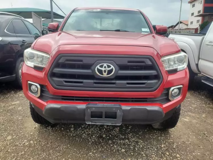 Toyota Tacoma