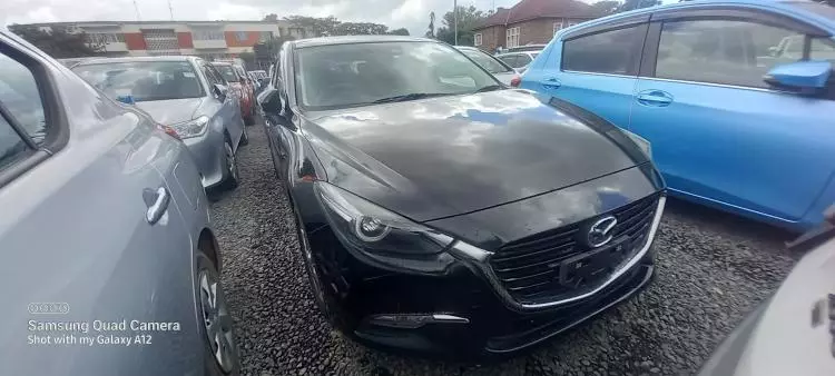 Mazda Axela 