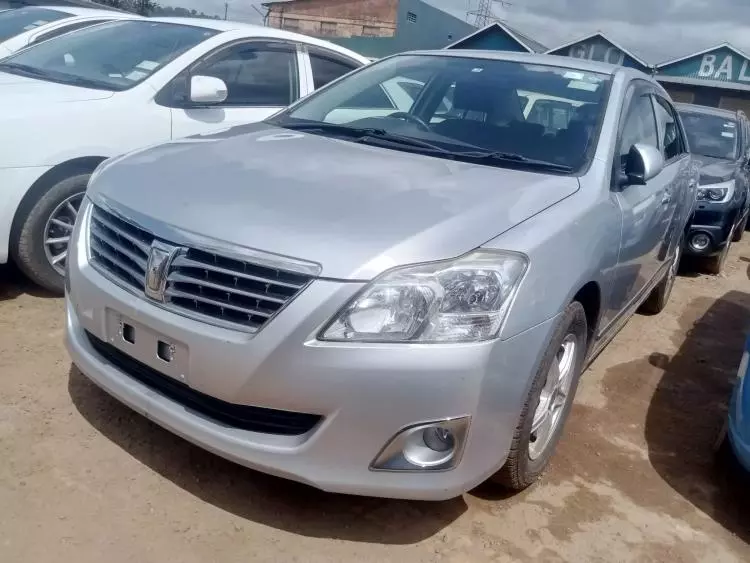 Toyota Premio
