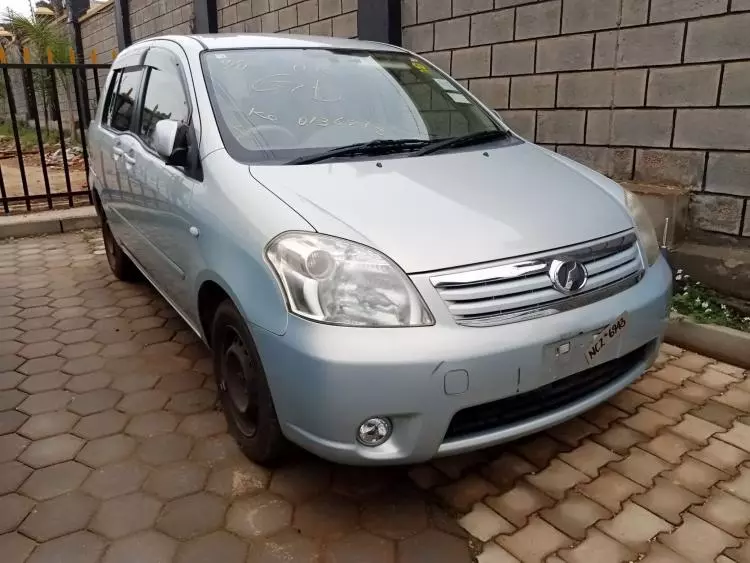 Toyota Raum 