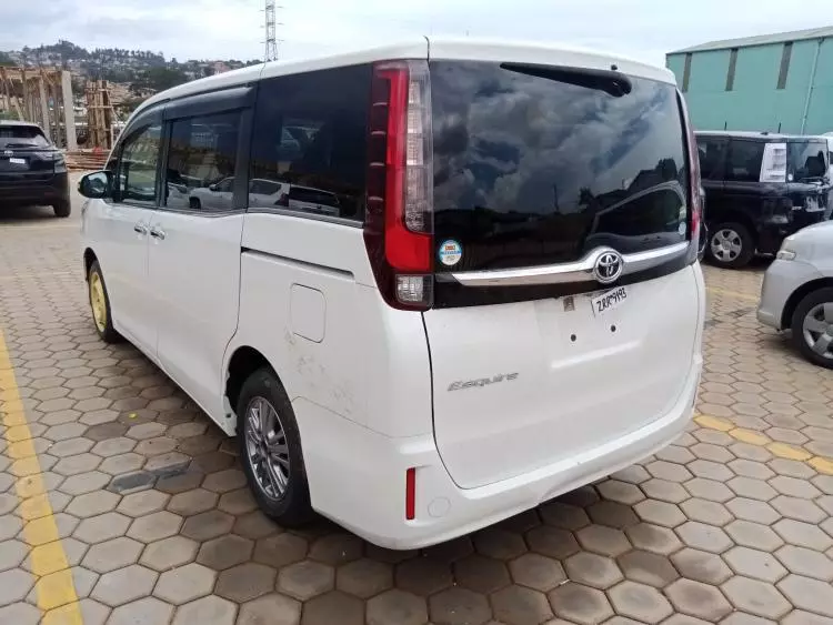 Toyota esquire