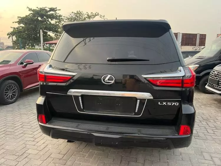 Lexus LX 570