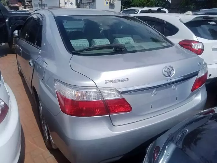 Toyota Premio
