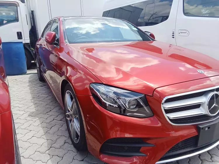 Mercedes-Benz E 200