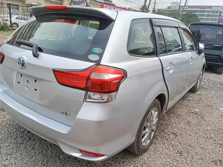 Toyota Fielder hybrid