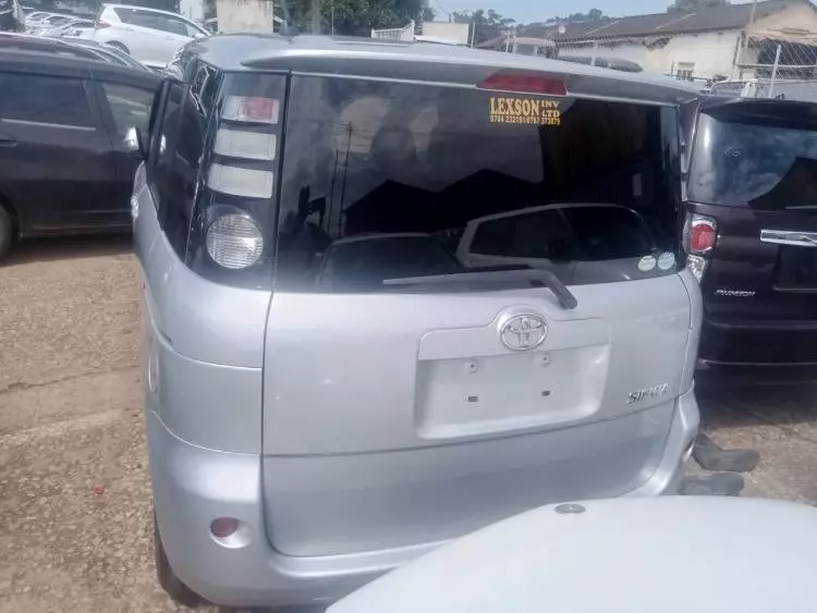 Toyota Sienta