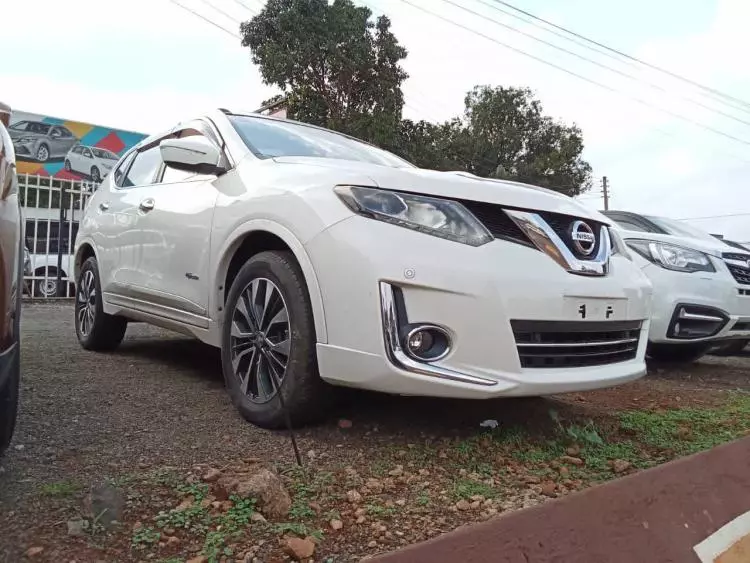 Nissan x-trail hybrid