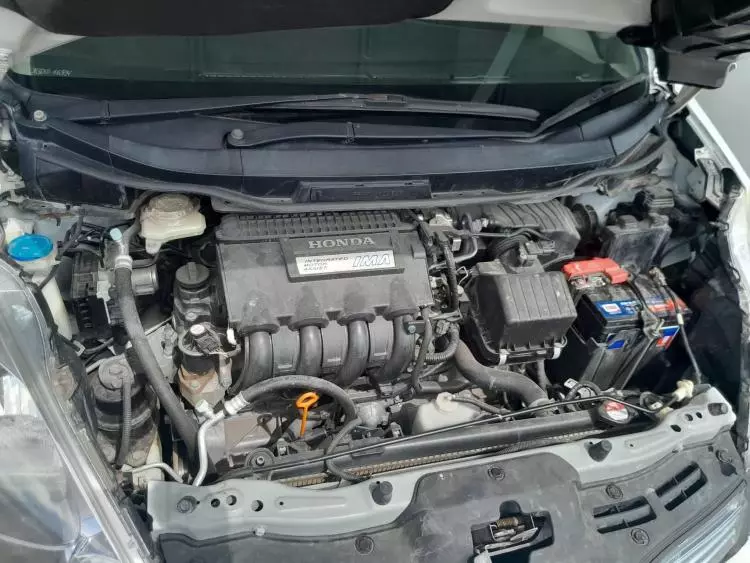 Honda Fit shuttle hybrid