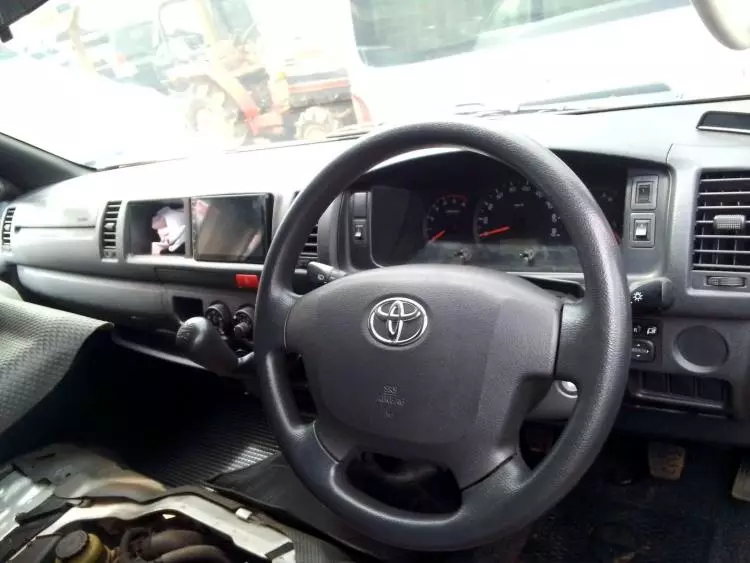 Toyota Hiace (High Roof)