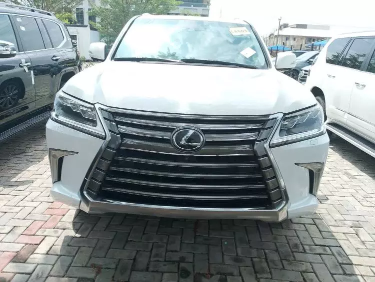 Lexus LX 570