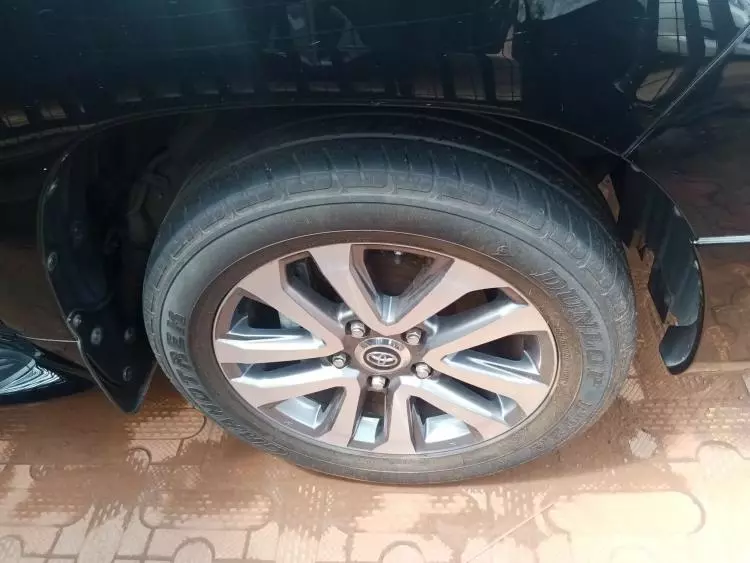 Toyota Landcruiser  V8