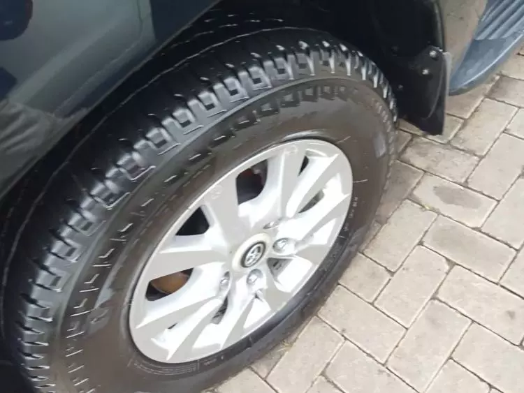 Toyota Land Cruiser V8