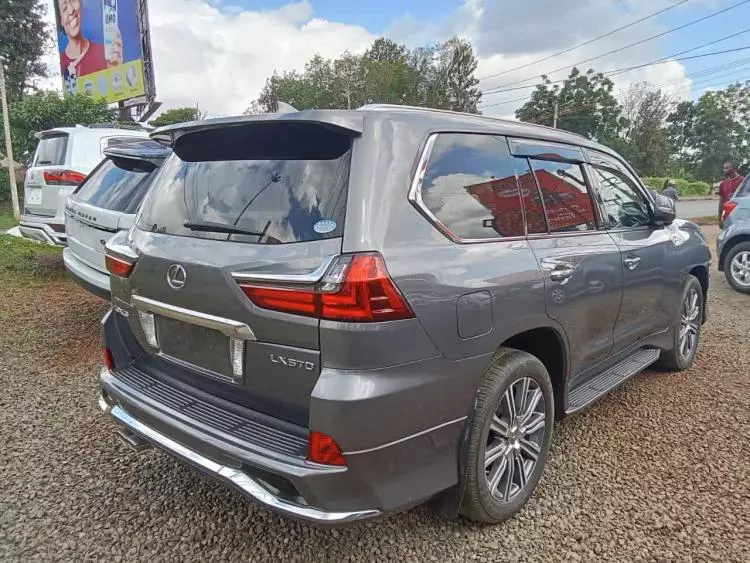 Lexus LX 570