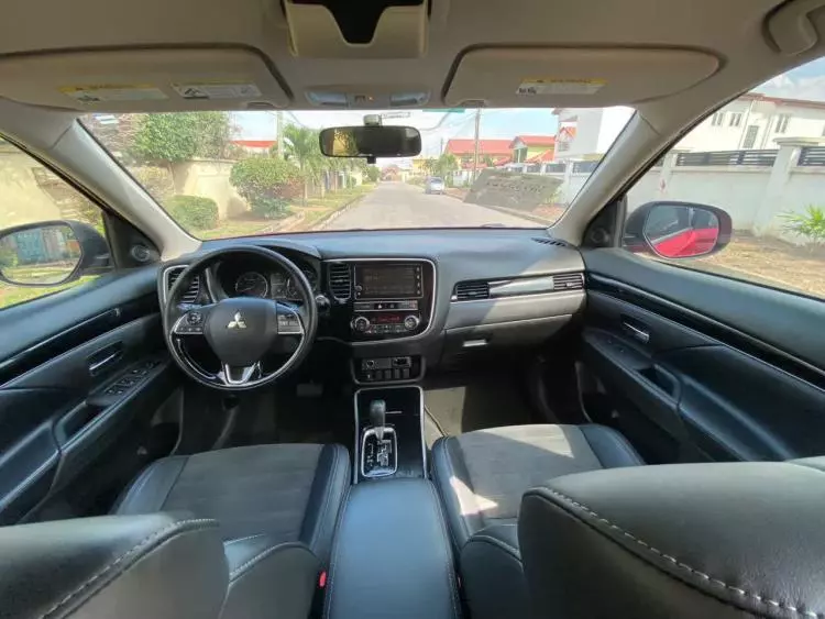 Mitsubishi OUTLANDER
