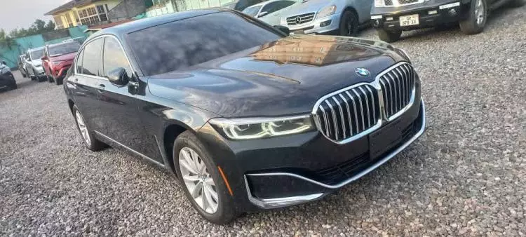 BMW 740