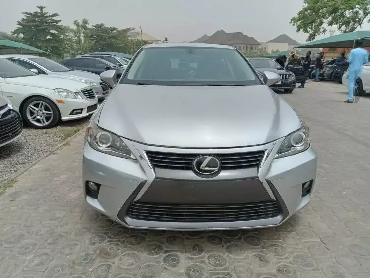 Lexus CT 200h