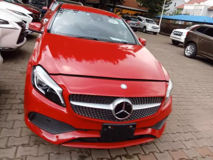 Mercedes-Benz A 180