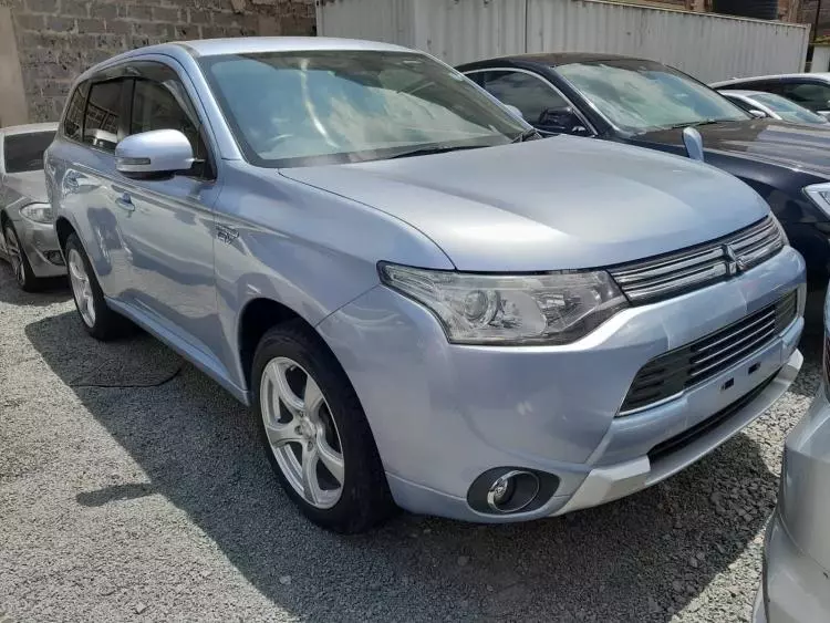 Mitsubishi Outlander hybrid 