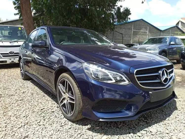 Mercedes-Benz E 220