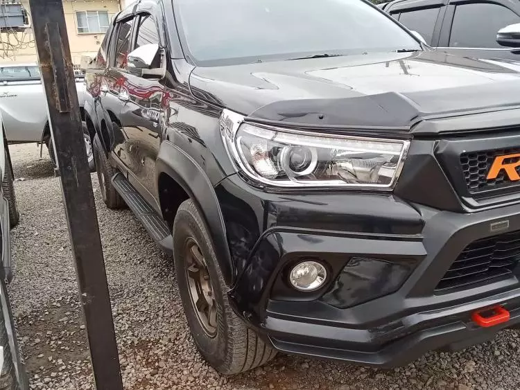 Toyota Hilux Revo 