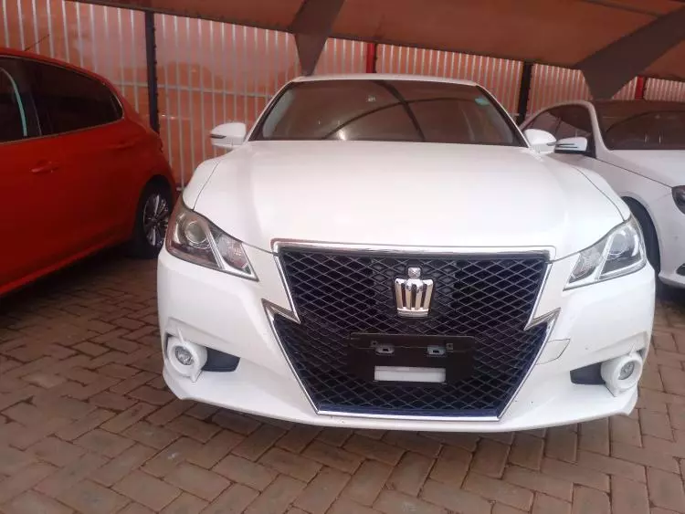 Toyota Crown Athlete