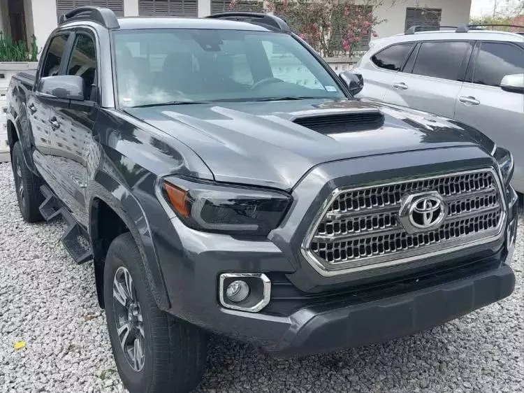 Toyota Tacoma