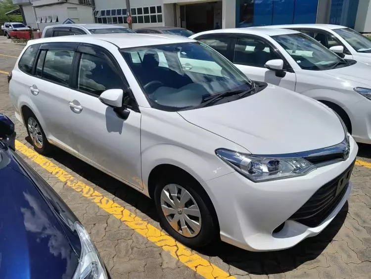 Toyota Fielder 