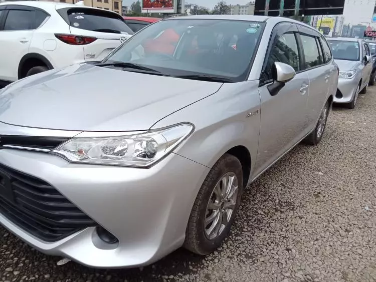 Toyota Fielder hybrid