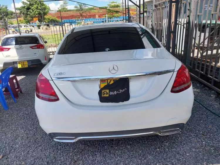Mercedes-Benz C 200