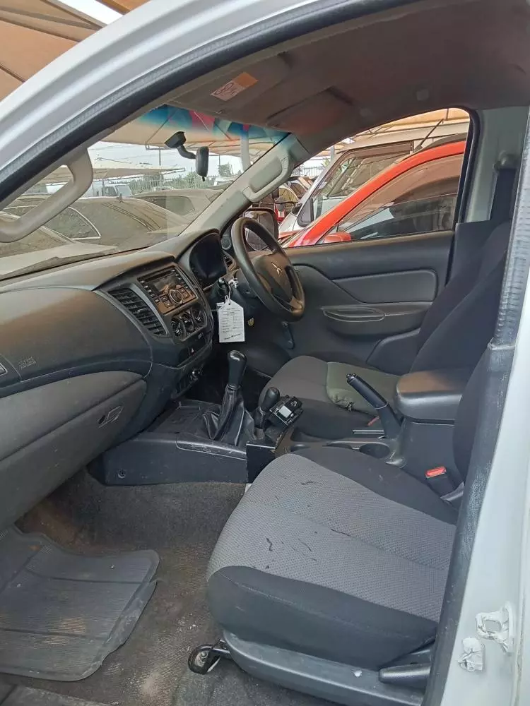 Mitsubishi L200 Single Cabin